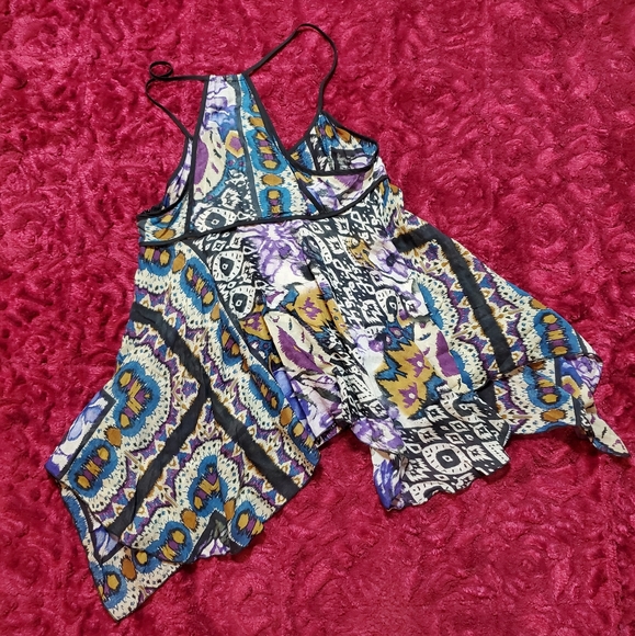 VIBRANT PATTEN HANDKERCHIEF HEM TANK TOP! - Picture 10 of 15
